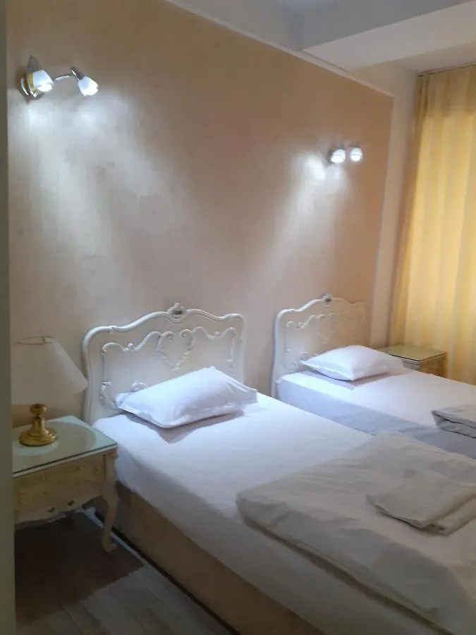 Nevis Fundeni Hotell Bukarest 0*,