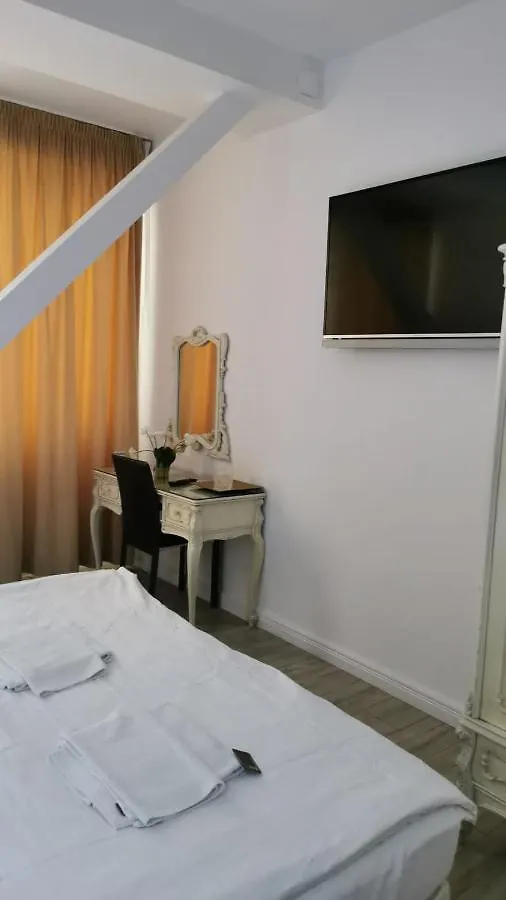 Nevis Fundeni Hotell Bukarest 0*,